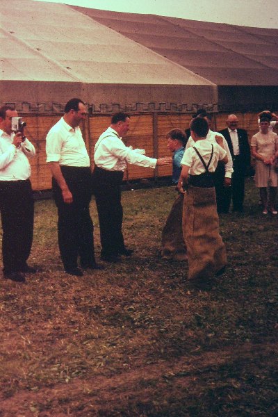 048.jpg